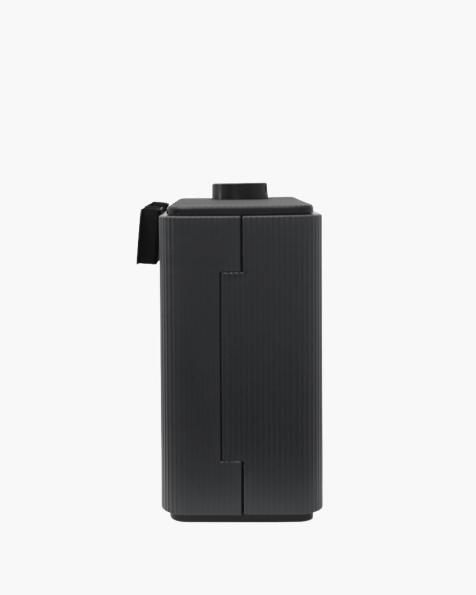 Difusor profesional Aurora Aura by Simplifik para aromatización de espacios con control desde app móvil black