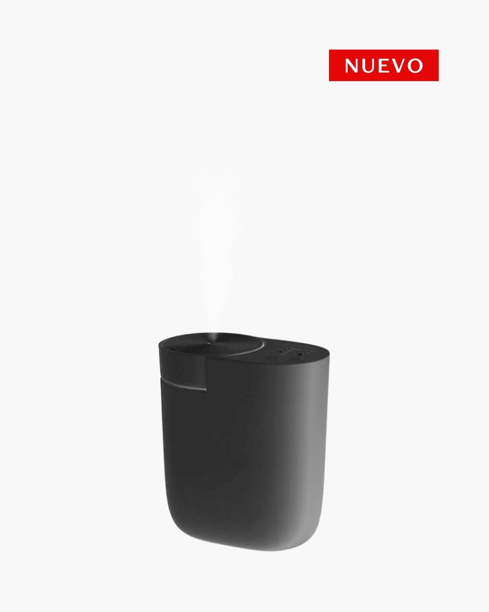 Difusor plug-in Orión Aura by Simplifik para aromatización de espacios con control desde app móvil black